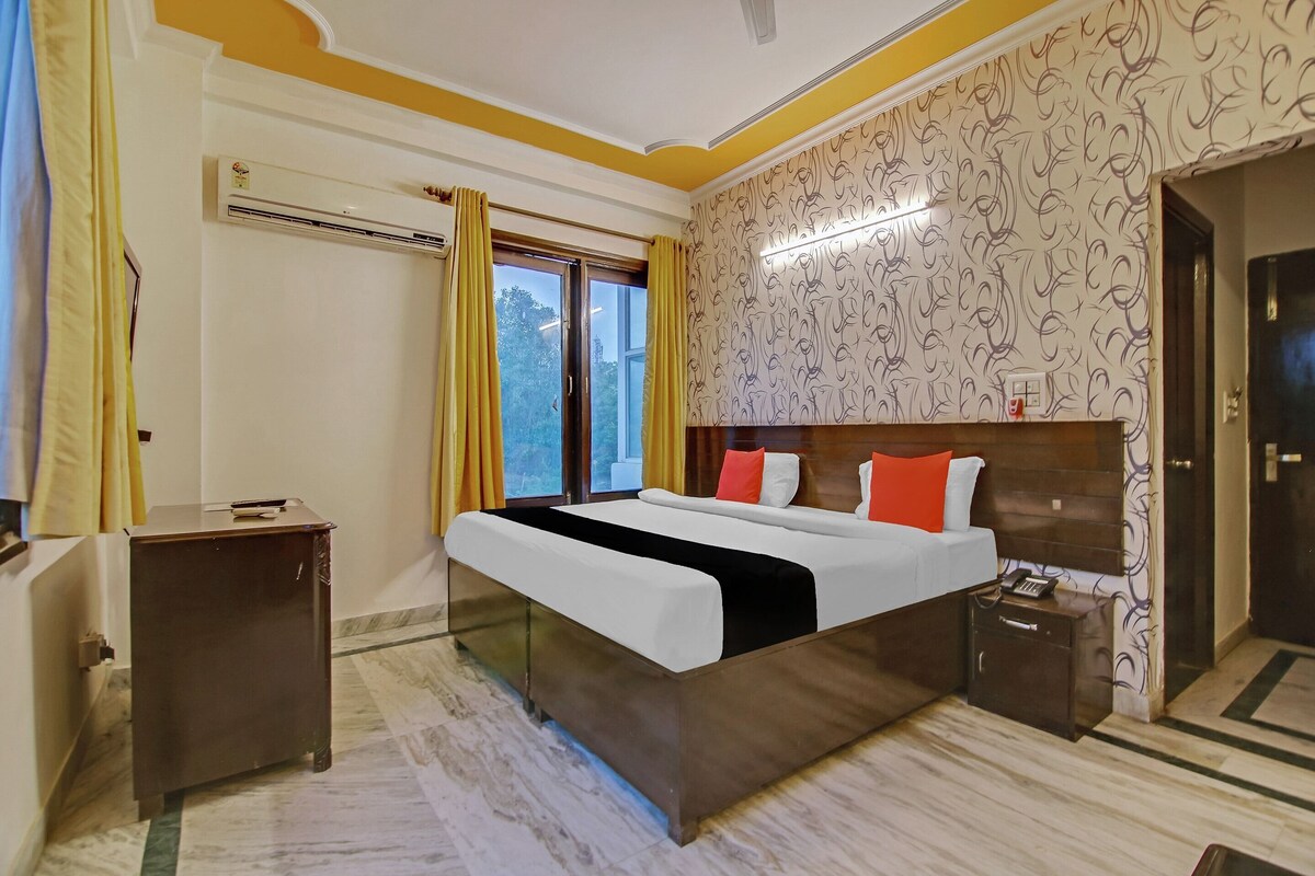 Double Room | Free WiFi, bed sheets