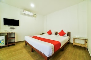 Free WiFi, bed sheets