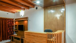 Reception - OYO 14236 Almighty Guest House (Leh)