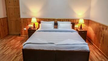 Double or Twin Room | Free WiFi
