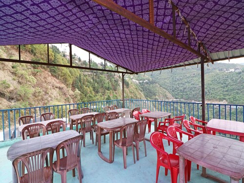 OYO 13728 Hotel Kempty Valley View Hotel & Restaurant