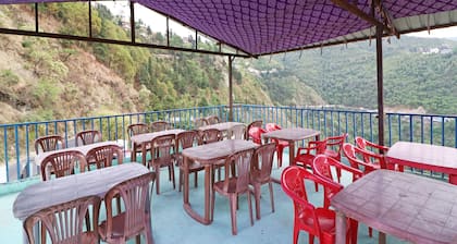 OYO 13728 Hotel Kempty Valley View Hotel & Restaurant