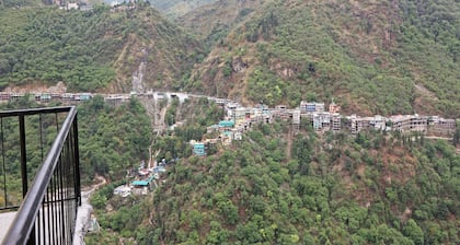 OYO 13728 Hotel Kempty Valley View Hotel & Restaurant