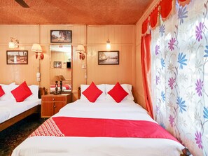 Double or Twin Room | Premium bedding - OYO 6008 HouseBoat Manila (Srinagar)
