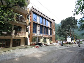 Front of property - OYO 16932 Vardan Ayurveda And Yoga Retreat (Yamkeshwar)