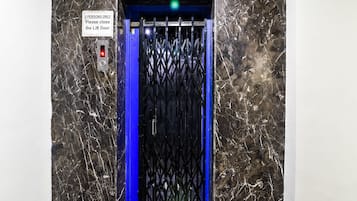 Amenidades de baño gratuitas y toallas