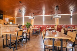 Restaurant - OYO 37297 Bheemudu Inn (Bengaluru)