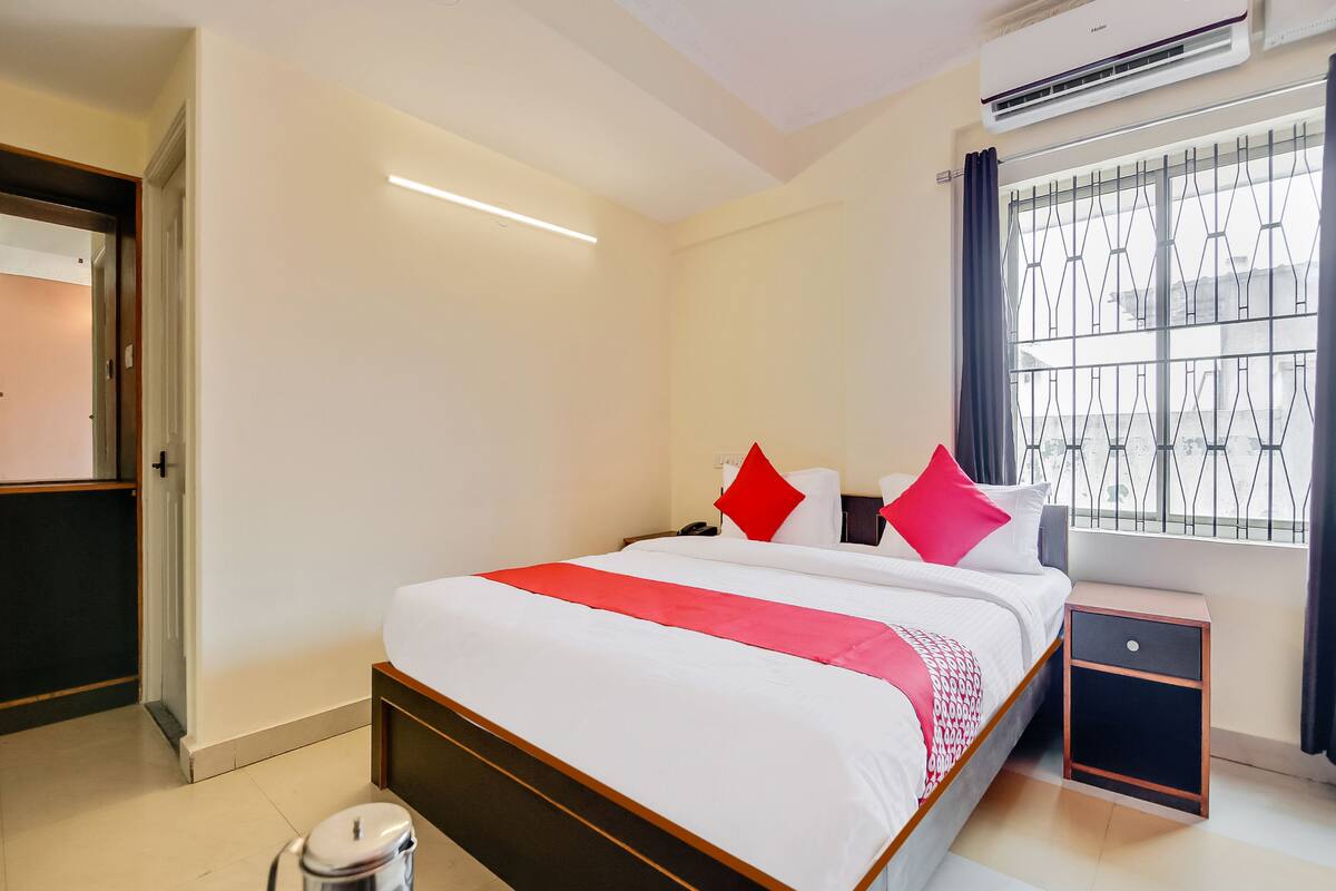 Deluxe Room | Desk, free WiFi