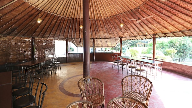Double or Twin Room | In-room dining - OYO 22307 Jungle Paradise Retreat (Ramnagar)