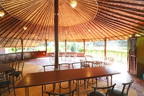 Double or Twin Room | In-room dining - OYO 22307 Jungle Paradise Retreat (Ramnagar)
