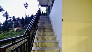 Staircase - OYO 22329 Himalayan Adventure Cottage (Manali)