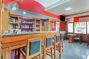 Bar (trong khuôn viên)