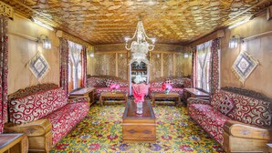Unclassified image, 3 of 36, button - OYO 23241 Hollywood Group Of Houseboats (Srinagar)