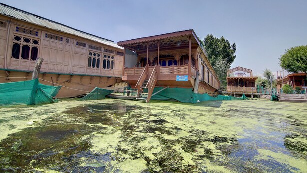 Unclassified image, 1 of 36, button - OYO 23241 Hollywood Group Of Houseboats (Srinagar)