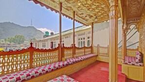 Unclassified image, 4 of 36, button - OYO 23241 Hollywood Group Of Houseboats (Srinagar)