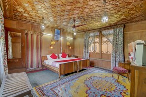 Room - OYO 23241 Hollywood Group Of Houseboats (Srinagar)