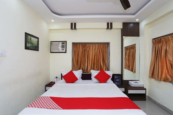 Desk, free WiFi - OYO 26443 Panasia Hotel (Barasat)