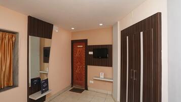 Double or Twin Room | Desk, free WiFi