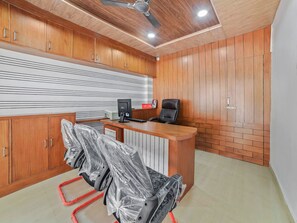 Reception - OYO 23480 Radha Homestay (Solan)