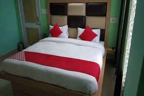 Double or Twin Room | Desk, free WiFi - OYO 23480 Radha Homestay (Solan)