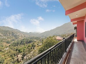 Balcony view - OYO 23480 Radha Homestay (Solan)