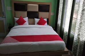 Double or Twin Room | Desk, free WiFi