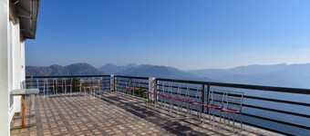 OYO 23708 Heaven Touch