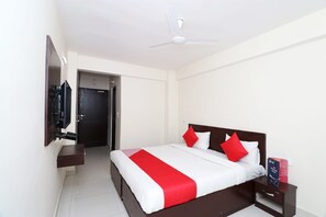 Double or Twin Room | Desk - OYO 24520 Hotel Shivalik Ganga (Almora)