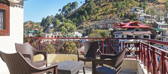 OYO 24634 Kasauli Pinegrooves Inn