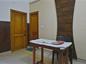 Reception - OYO 24634 Kasauli Pinegrooves Inn (Kasauli)