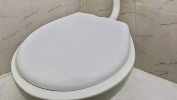 Double or Twin Room | Bathroom | Free toiletries, towels