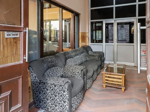 OYO 24927 Himgiri Resort