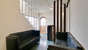 Lobby sitting area - OYO 4610 Hotel Lake Resort (Dehradun)