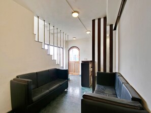 Lobby sitting area - OYO 4610 Hotel Lake Resort (Dehradun)