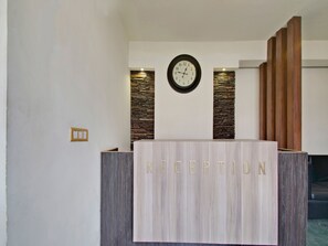 Reception - OYO 4610 Hotel Lake Resort (Dehradun)