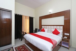 Premium bedding, free WiFi