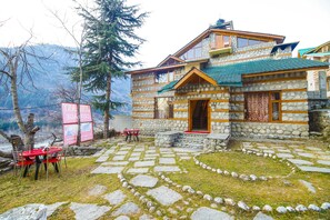 Property grounds - OYO 26956 Jubilant Cottage (Manali)