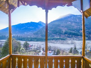 Kamar Double atau Twin | Balkon