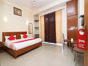 Double or Twin Room | Bed sheets - OYO 28196 Hotel Corbett Radiance (Ramnagar)