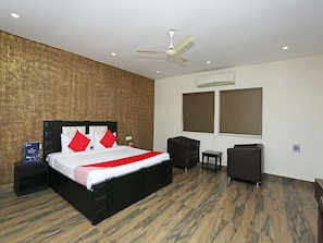 Deluxe Suite - OYO 29173 The Grand, Jammu (Jammu)