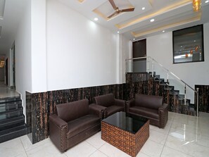 Área de estar no saguão