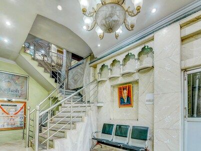 SPOT ON 22114 Hotel Kailash Regency