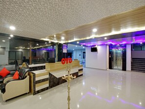 Reception - Capital O 23543 Hotel Vaishnavi (Hyderabad)