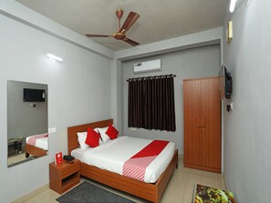 Double Room | Blackout curtains, free WiFi - OYO 35873 Durbar Guest House (Barasat)