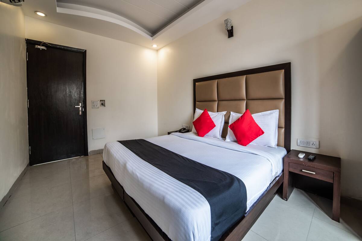 Deluxe Room | Premium bedding, bed sheets
