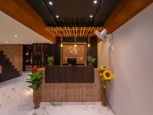 Capital O 30423 MNM PLAZA