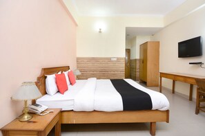 Double or Twin Room | Peralatan tempat tidur premium, Wi-fi percuma
