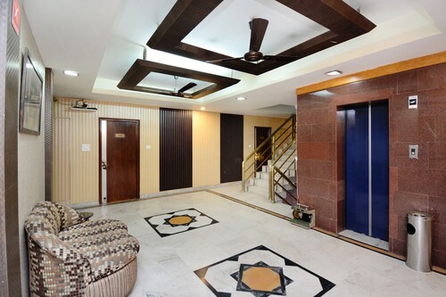 Capital O 33480 Hotel Amsun Pride