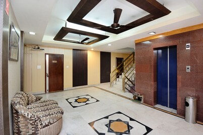 Capital O 33480 Hotel Amsun Pride