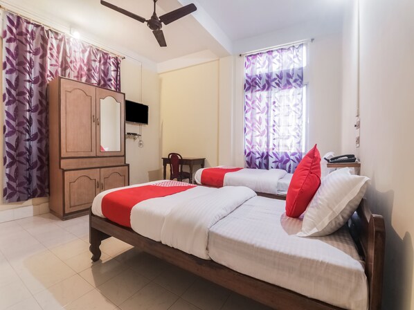 Habitación con 1 cama matrimonial o 2 individuales | Escritorio